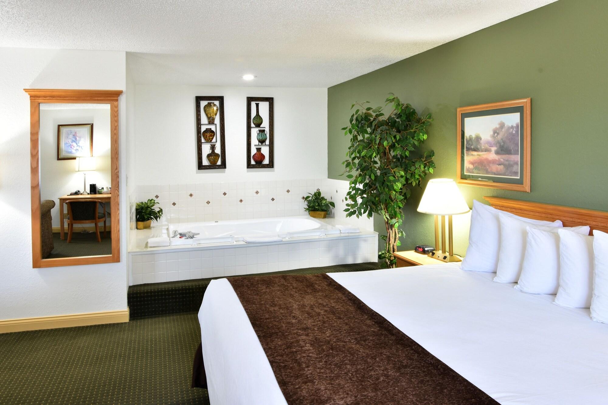 Baymont By Wyndham Robinson Hotel Exterior foto