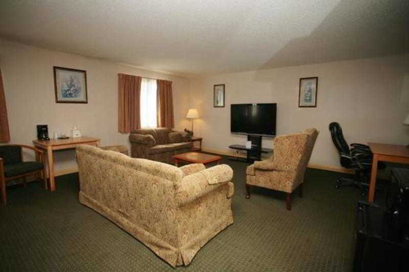 Baymont By Wyndham Robinson Hotel Exterior foto