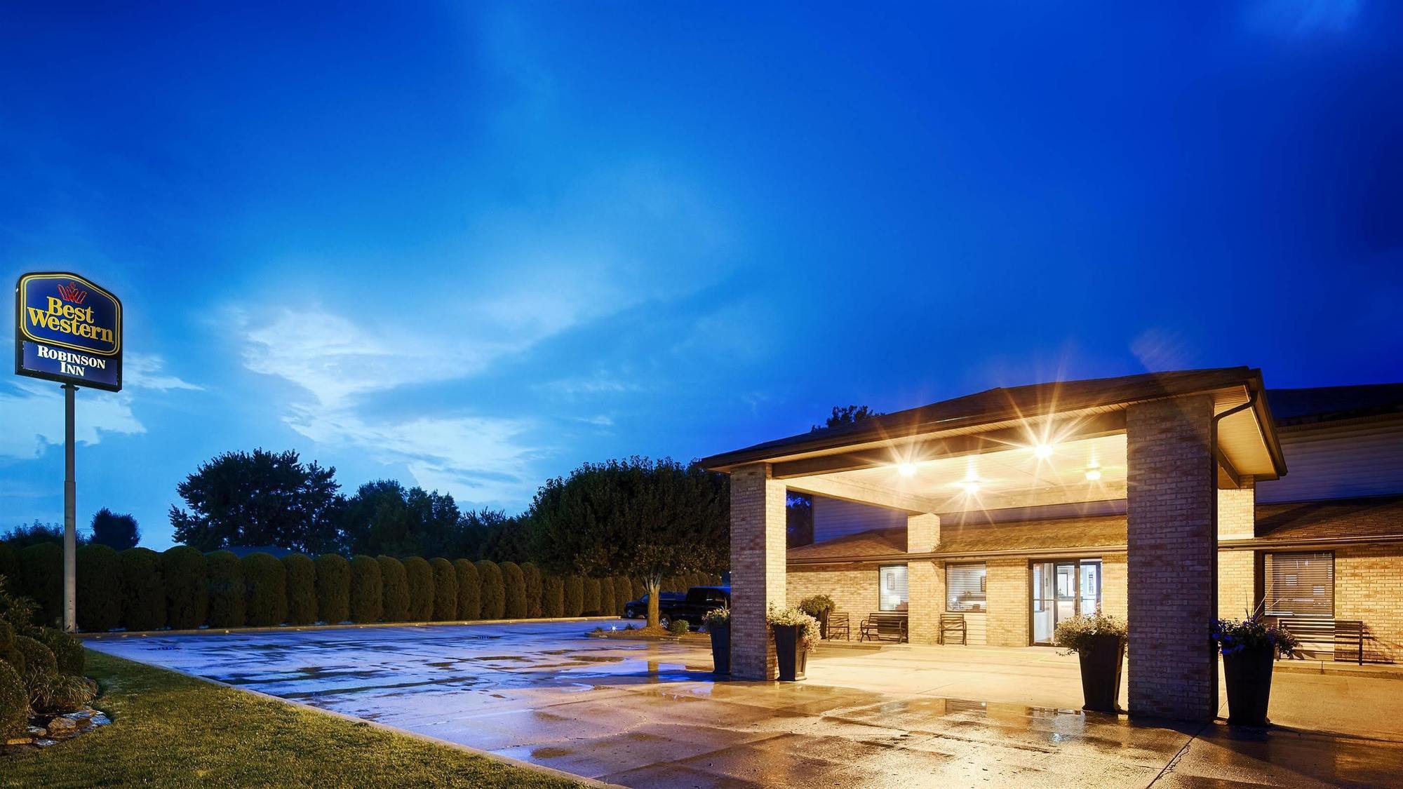 Baymont By Wyndham Robinson Hotel Exterior foto