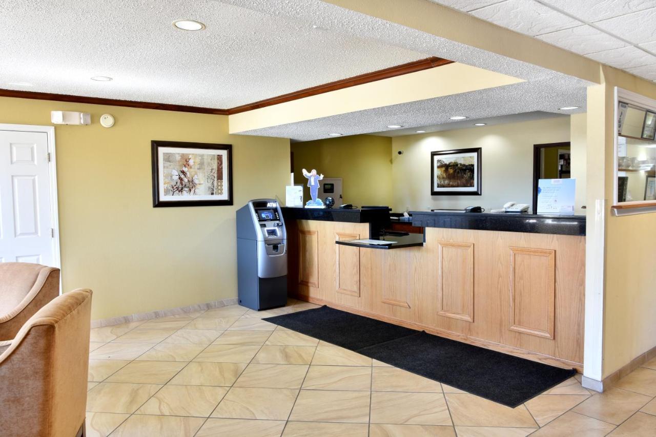 Baymont By Wyndham Robinson Hotel Exterior foto